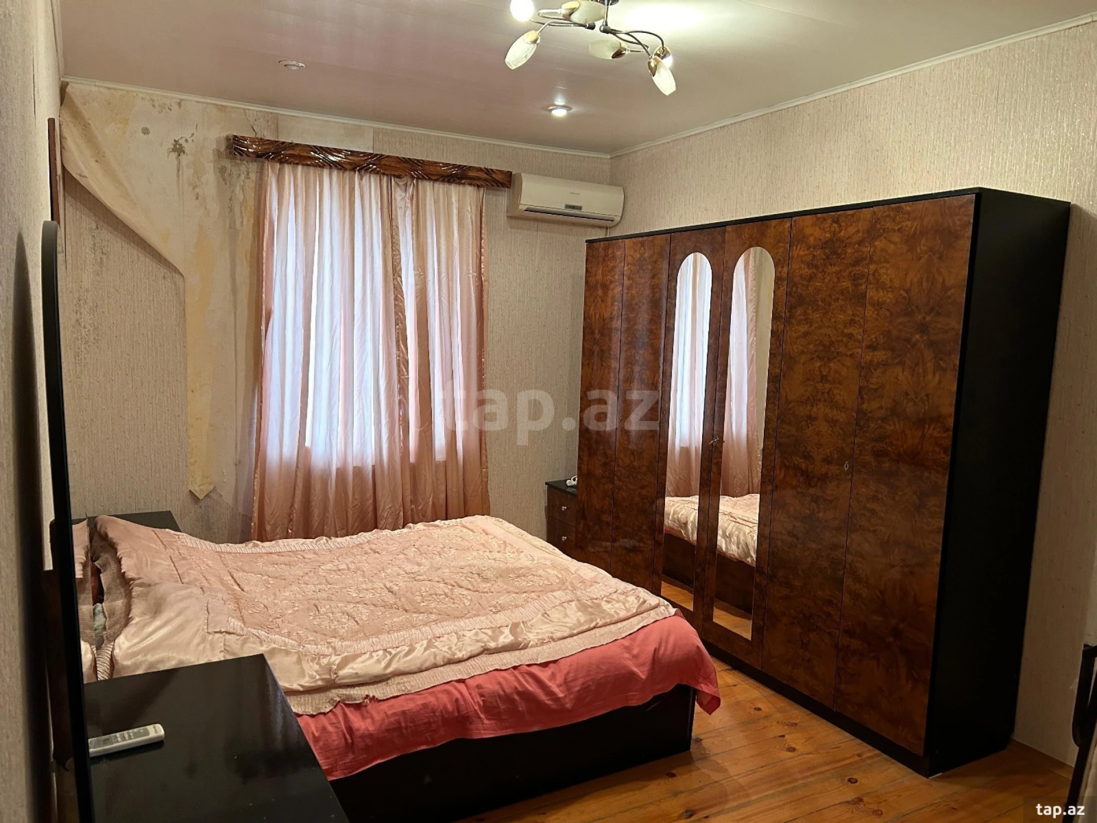 Satılır 5 otaqlı həyət evi