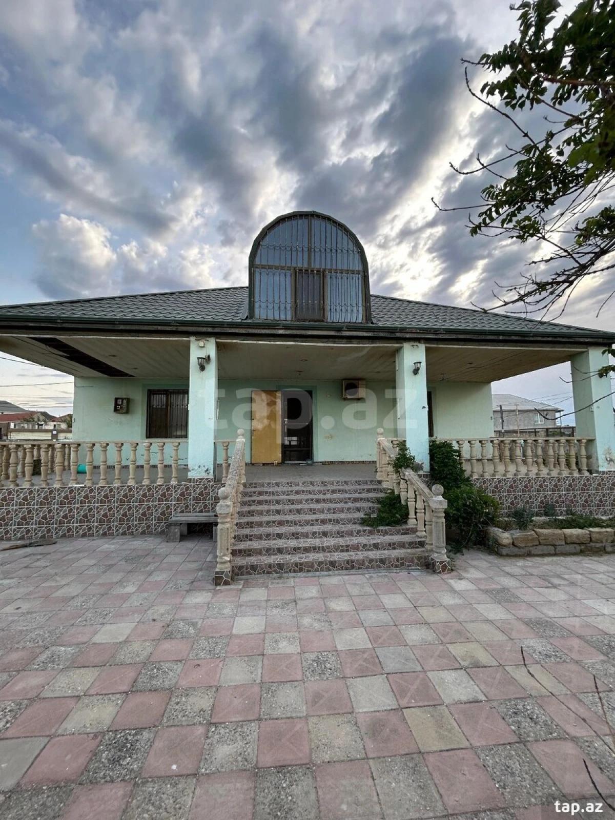 Satılır 5 otaqlı həyət evi