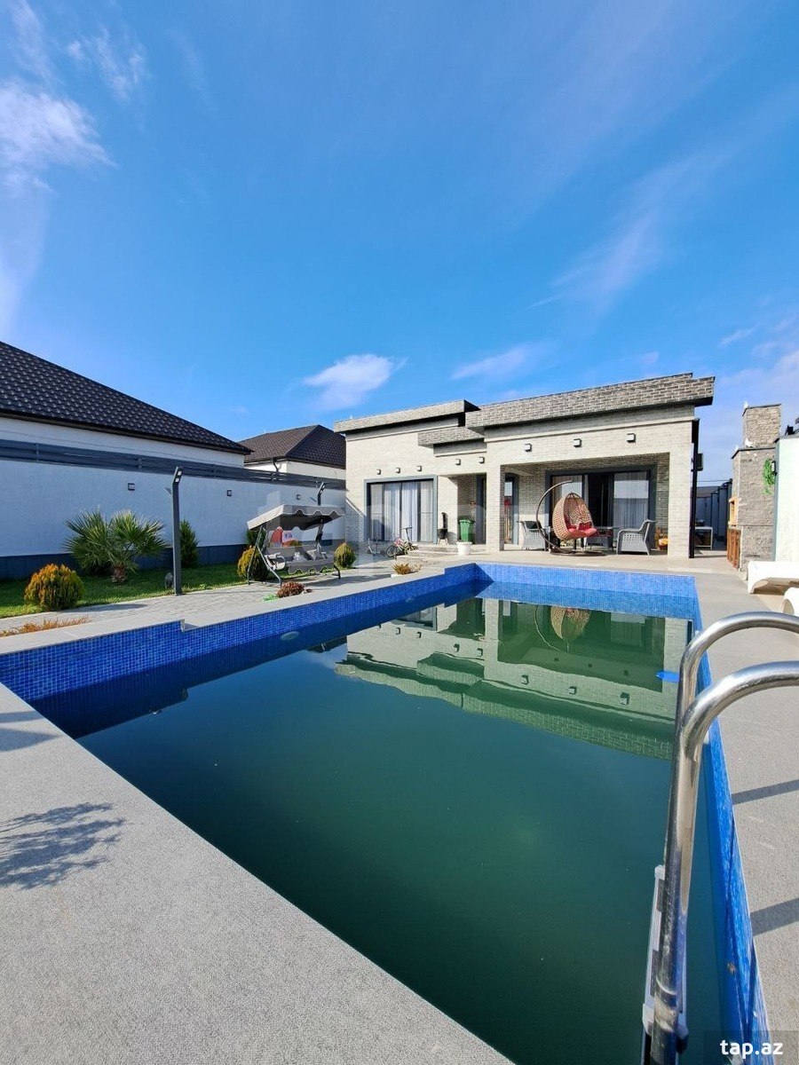 Satılır 4 otaqlı həyət evi 240 m²