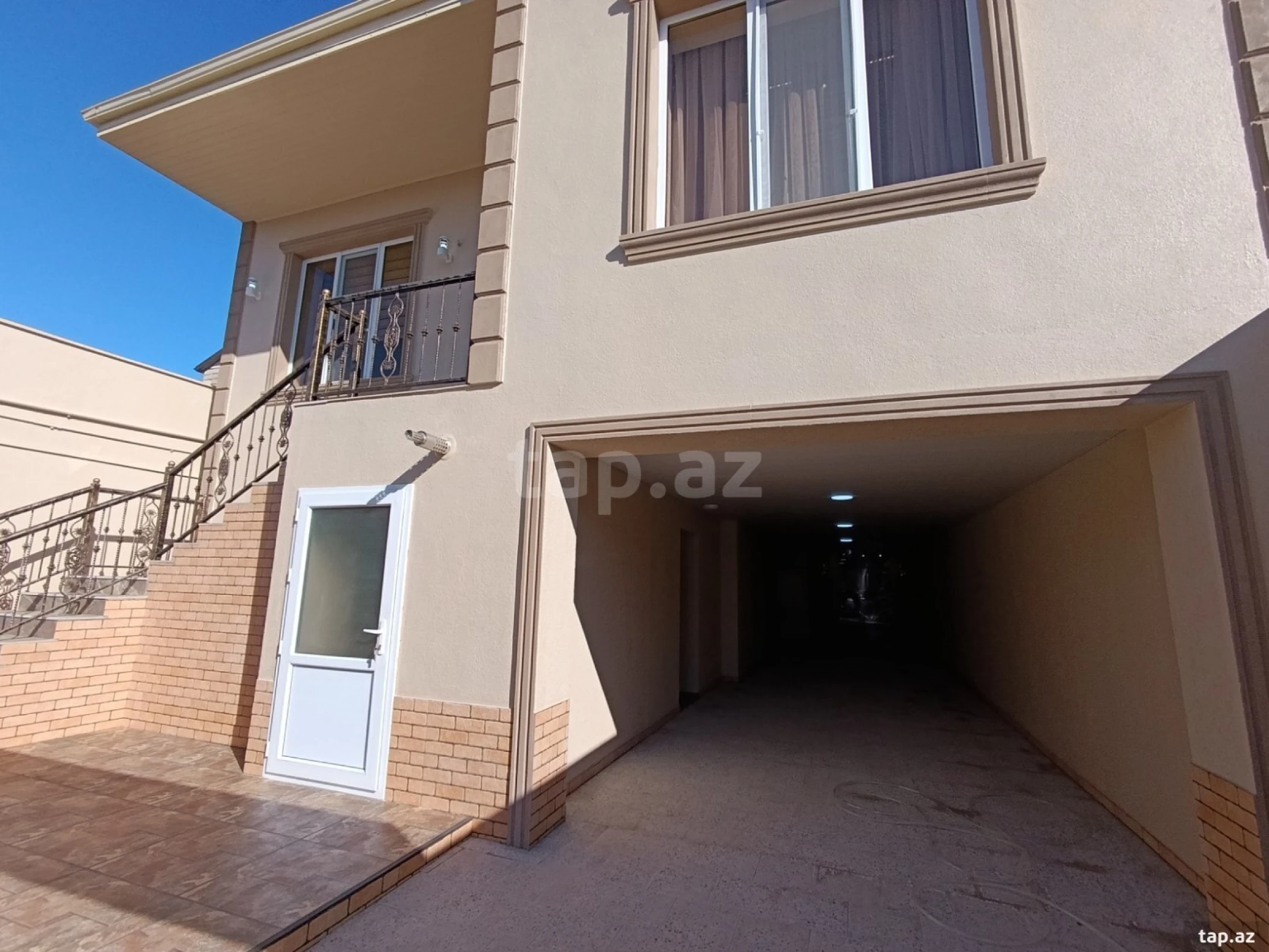 Satılır 5 otaqlı həyət evi