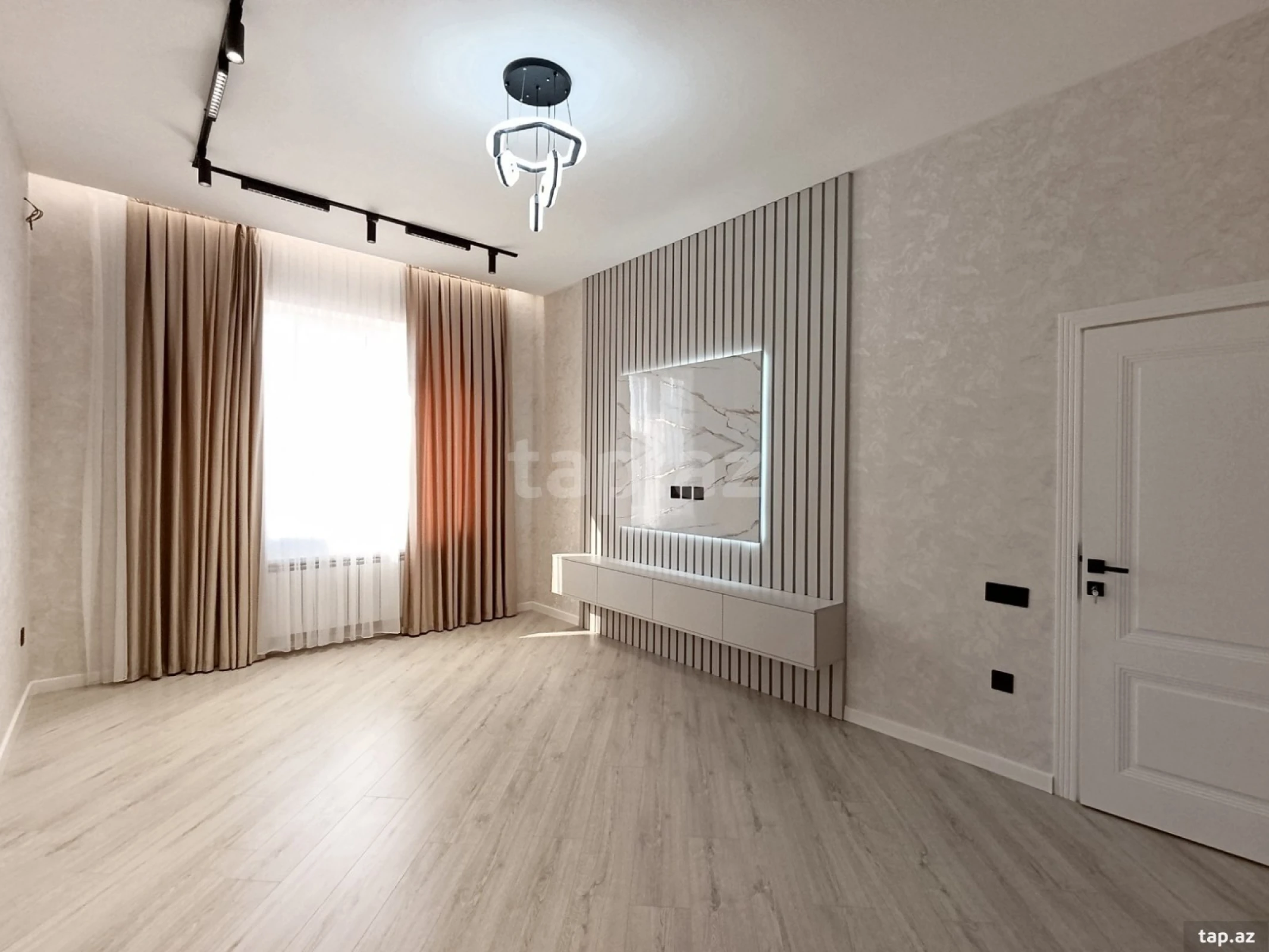 Satılır 5 otaqlı həyət evi