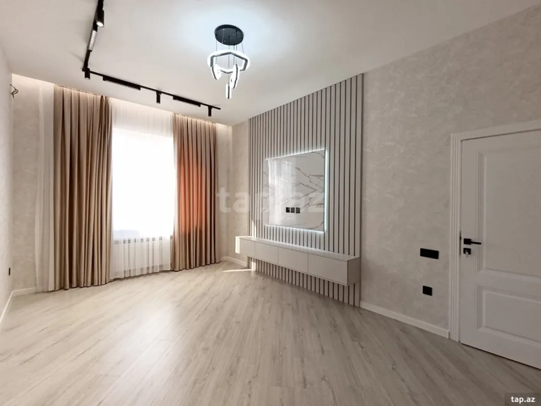 Satılır 5 otaqlı həyət evi