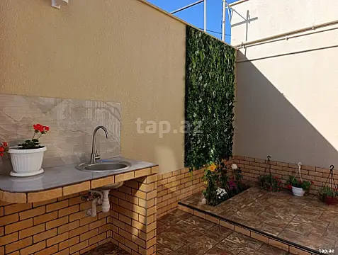 Satılır 5 otaqlı həyət evi