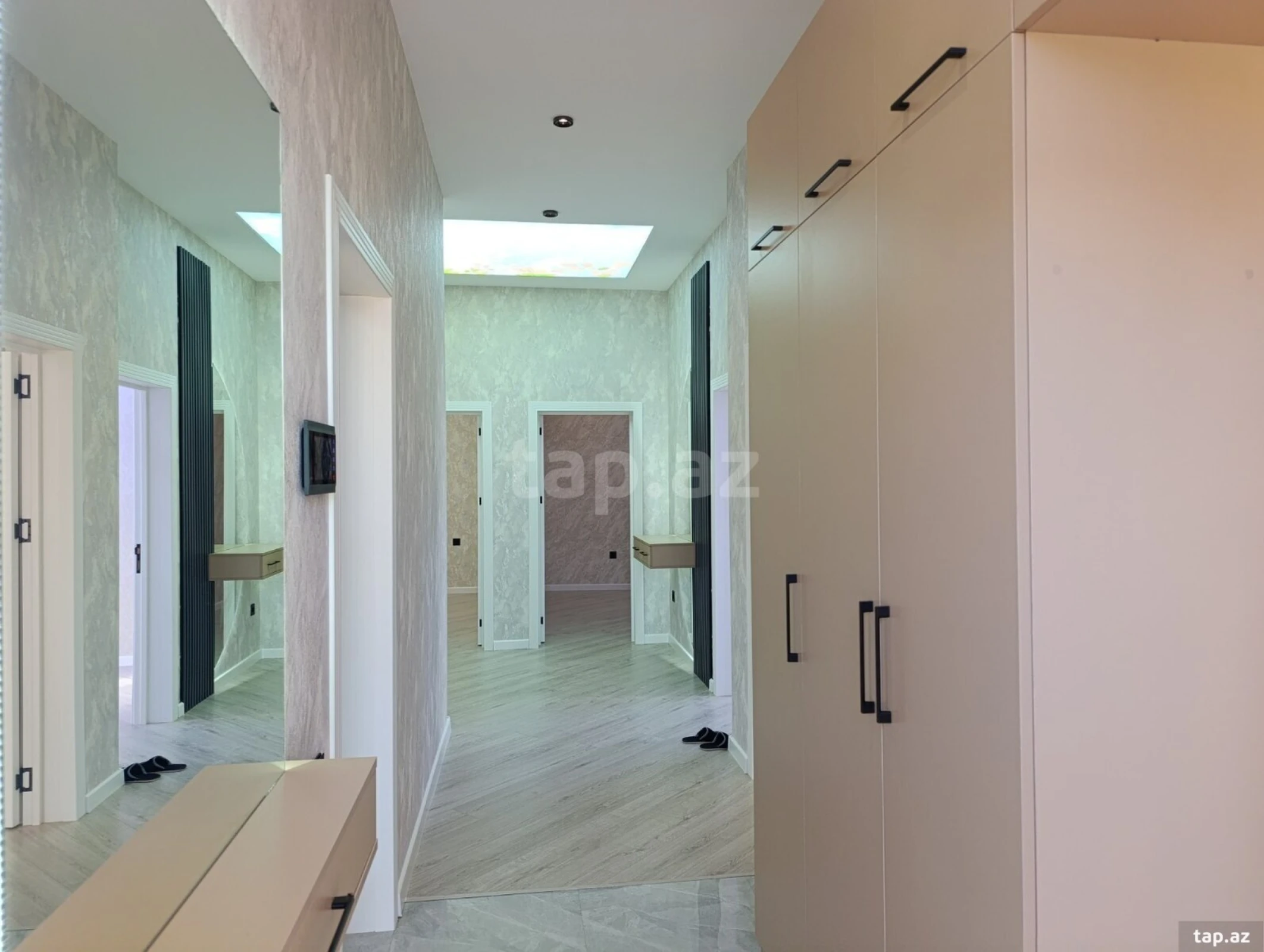 Satılır 5 otaqlı həyət evi