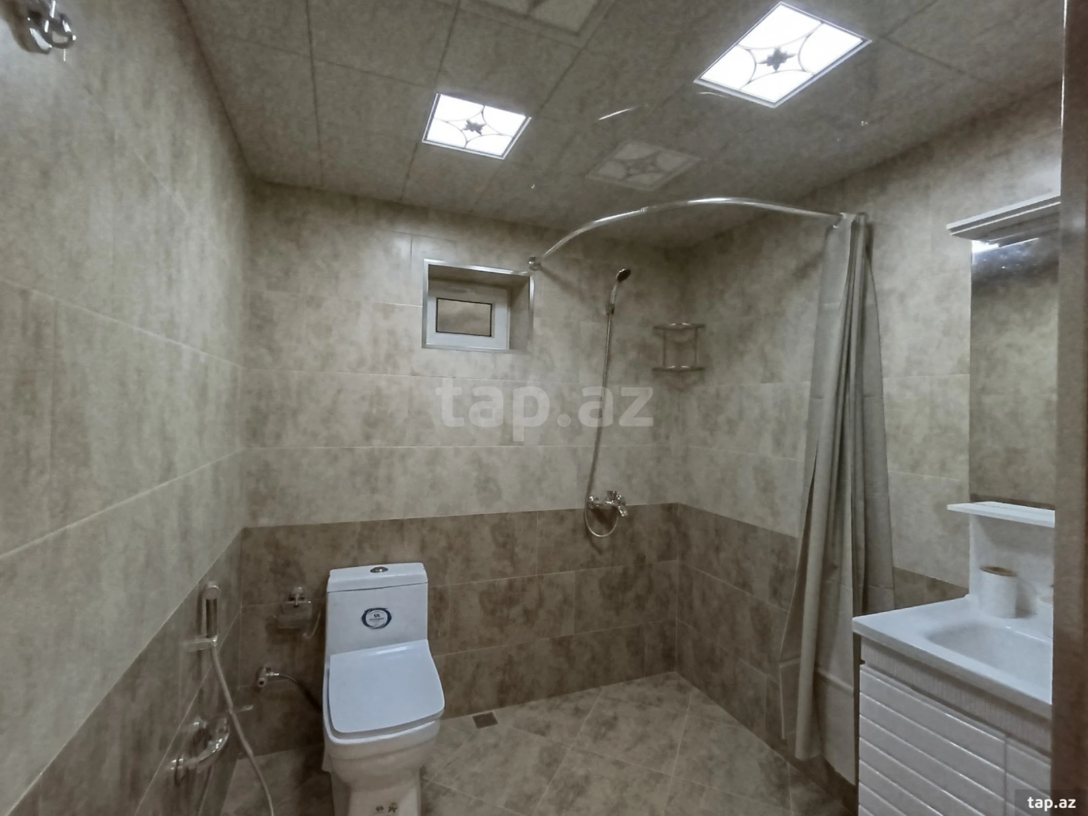 Satılır 5 otaqlı həyət evi