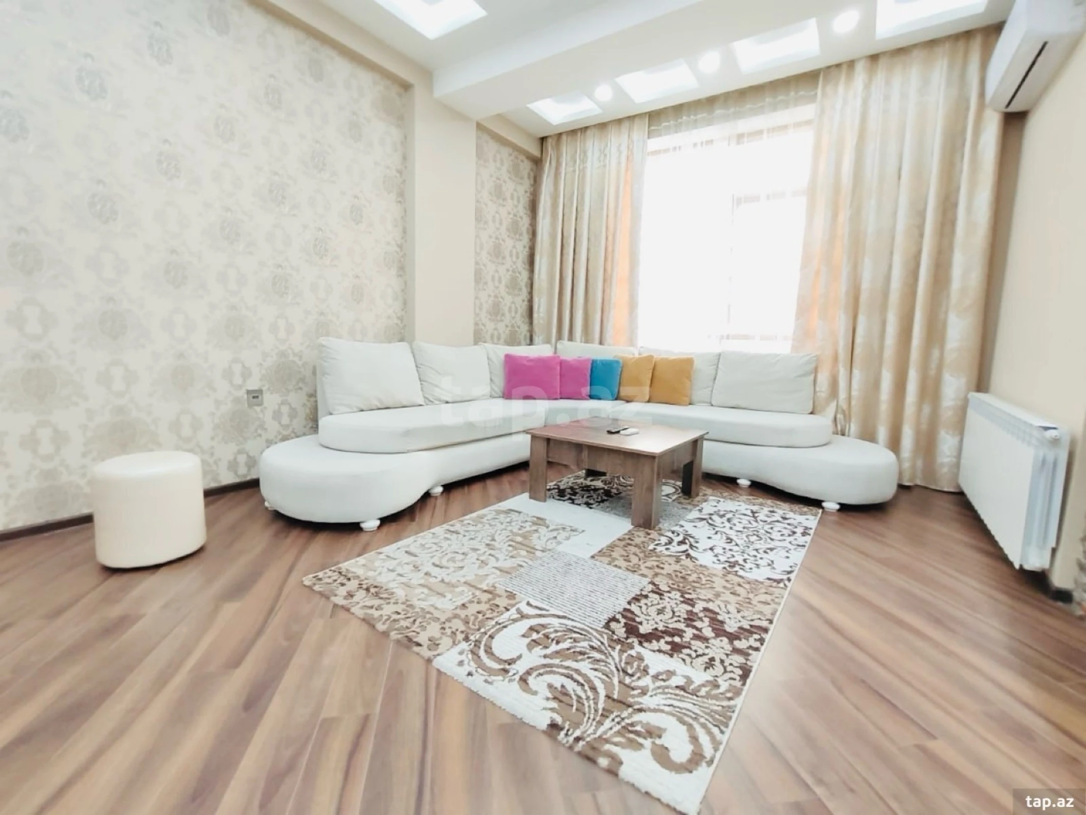 Kirayə verilir 2 otaqlı yeni tikili 100 m²