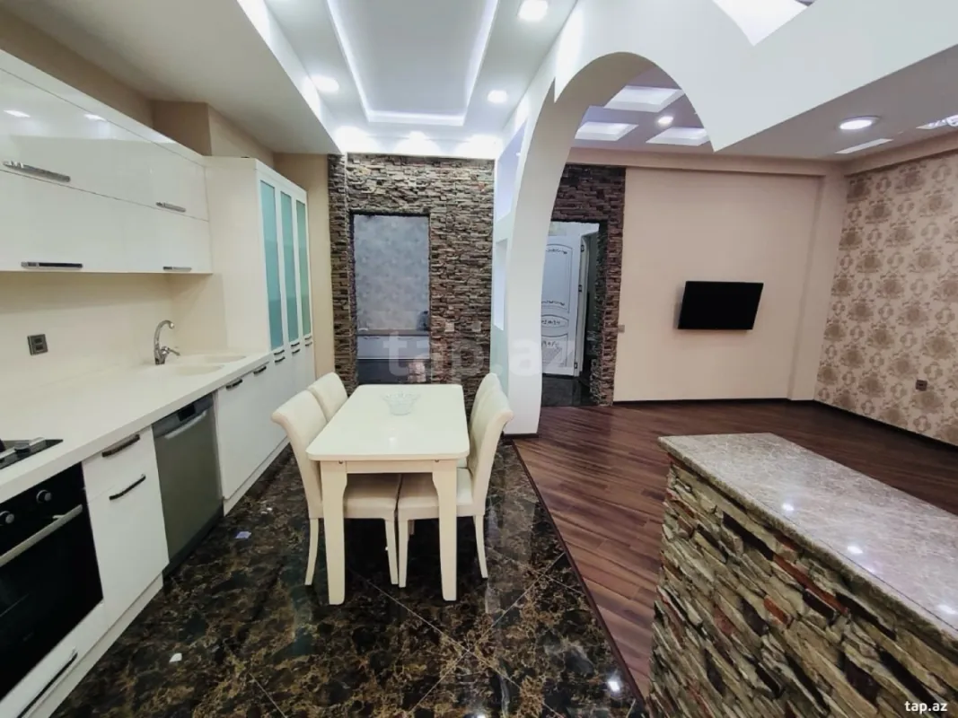 Kirayə verilir 2 otaqlı yeni tikili 100 m²