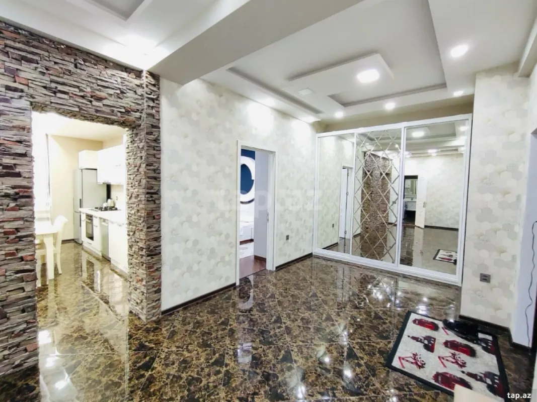 Kirayə verilir 2 otaqlı yeni tikili 100 m²