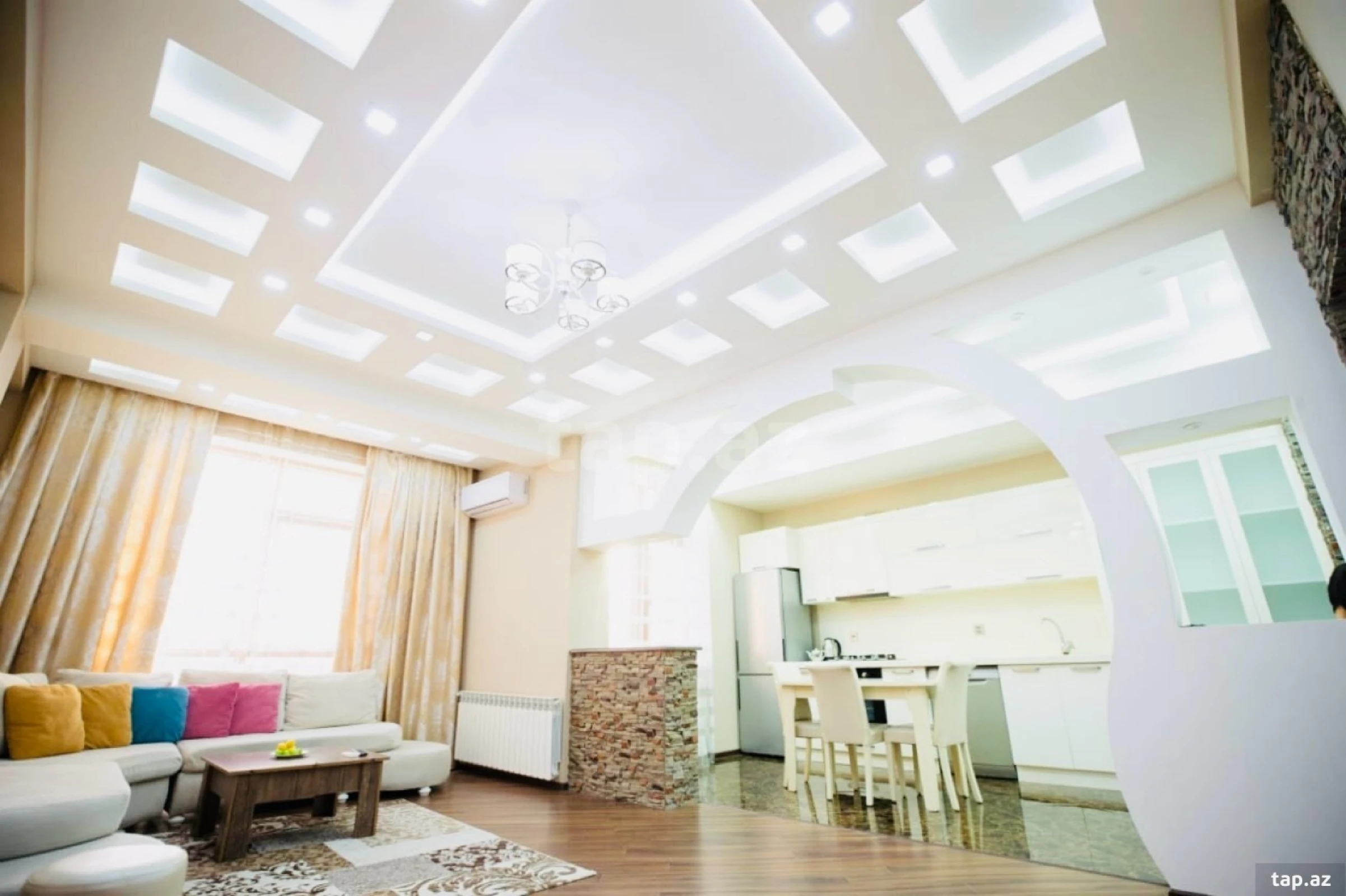 Kirayə verilir 2 otaqlı yeni tikili 100 m²