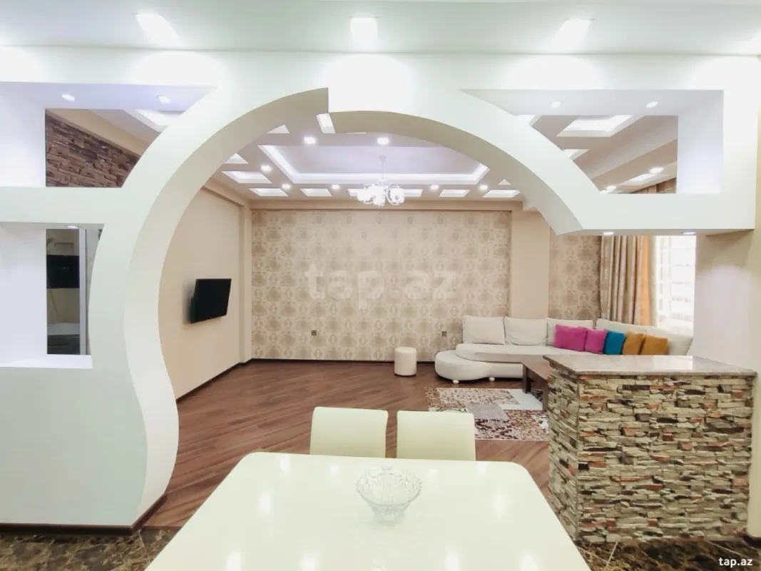 Kirayə verilir 2 otaqlı yeni tikili 100 m²