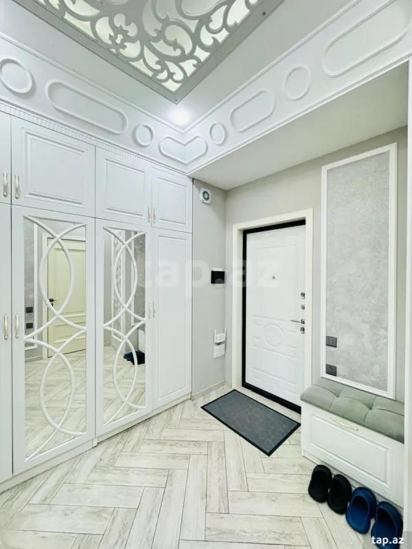 Kirayə verilir 3 otaqlı yeni tikili 80 m²