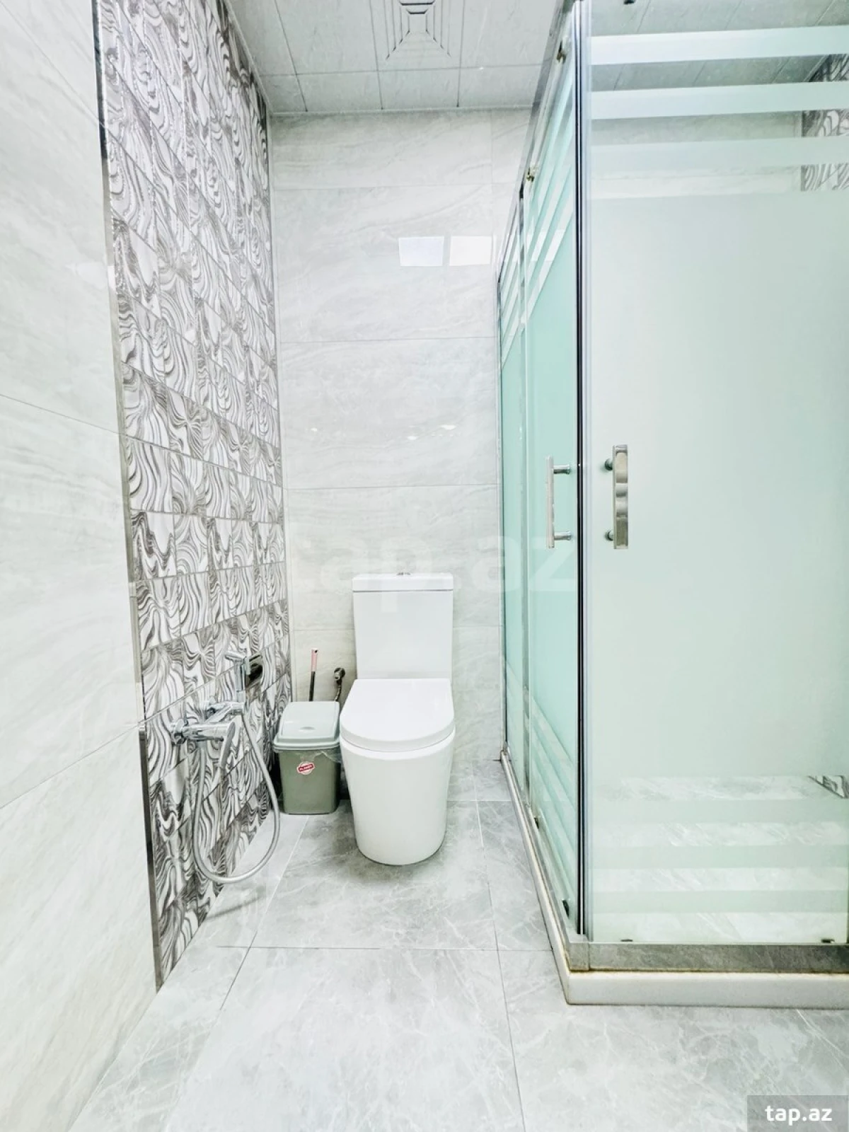 Kirayə verilir 3 otaqlı yeni tikili 80 m²