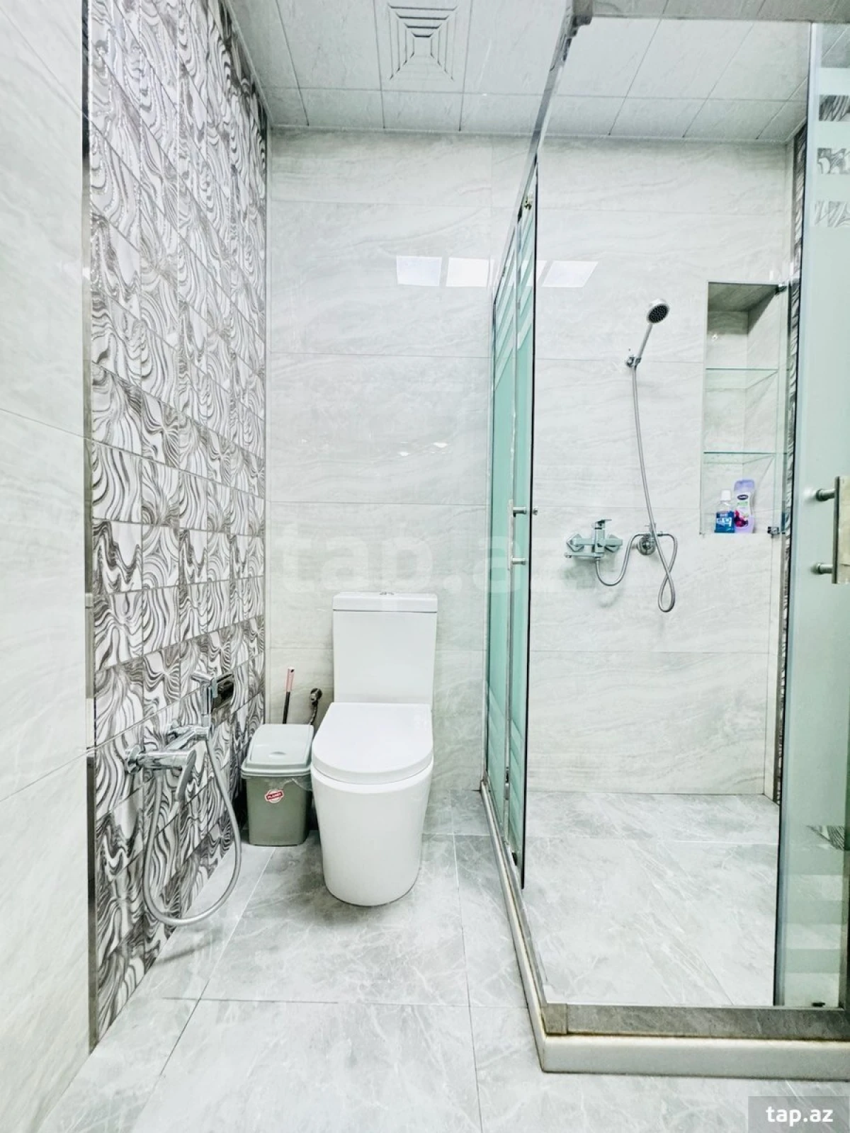 Kirayə verilir 3 otaqlı yeni tikili 80 m²