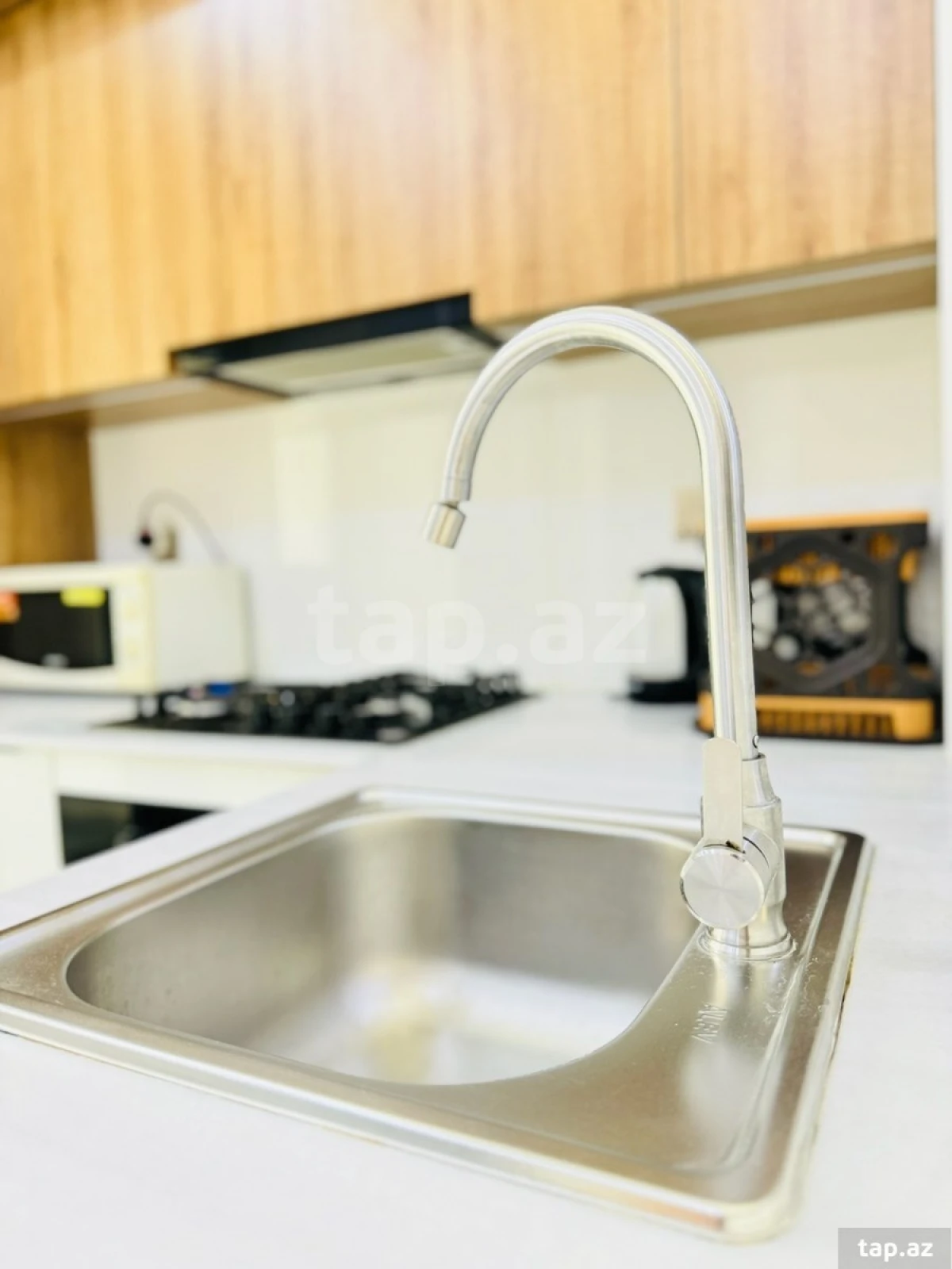 Kirayə verilir 3 otaqlı yeni tikili 80 m²