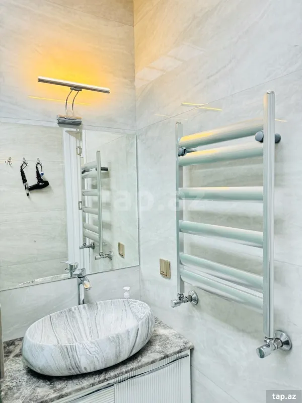 Kirayə verilir 3 otaqlı yeni tikili 80 m²