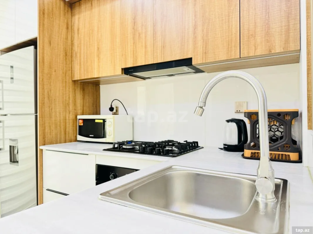 Kirayə verilir 3 otaqlı yeni tikili 80 m²