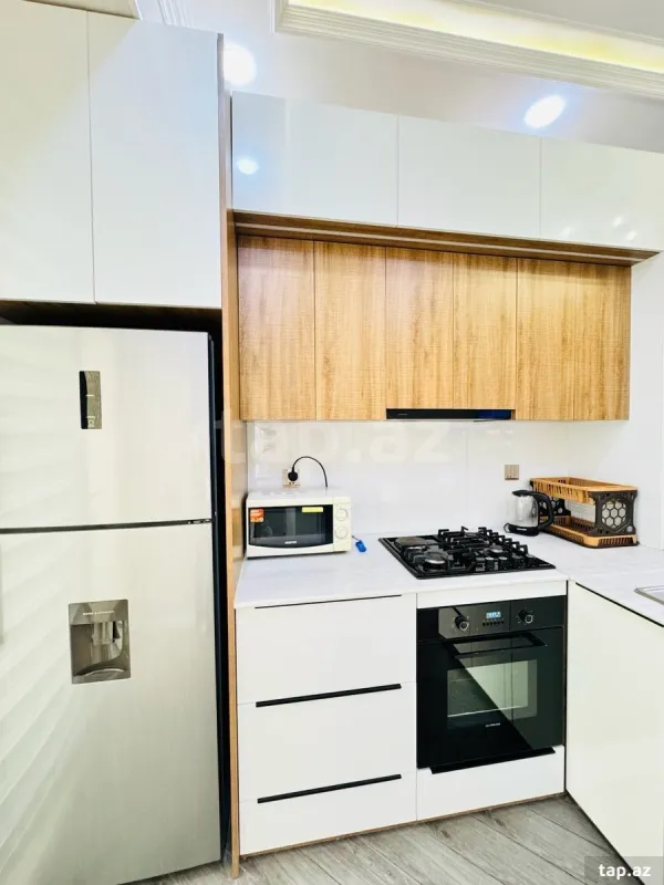 Kirayə verilir 3 otaqlı yeni tikili 80 m²