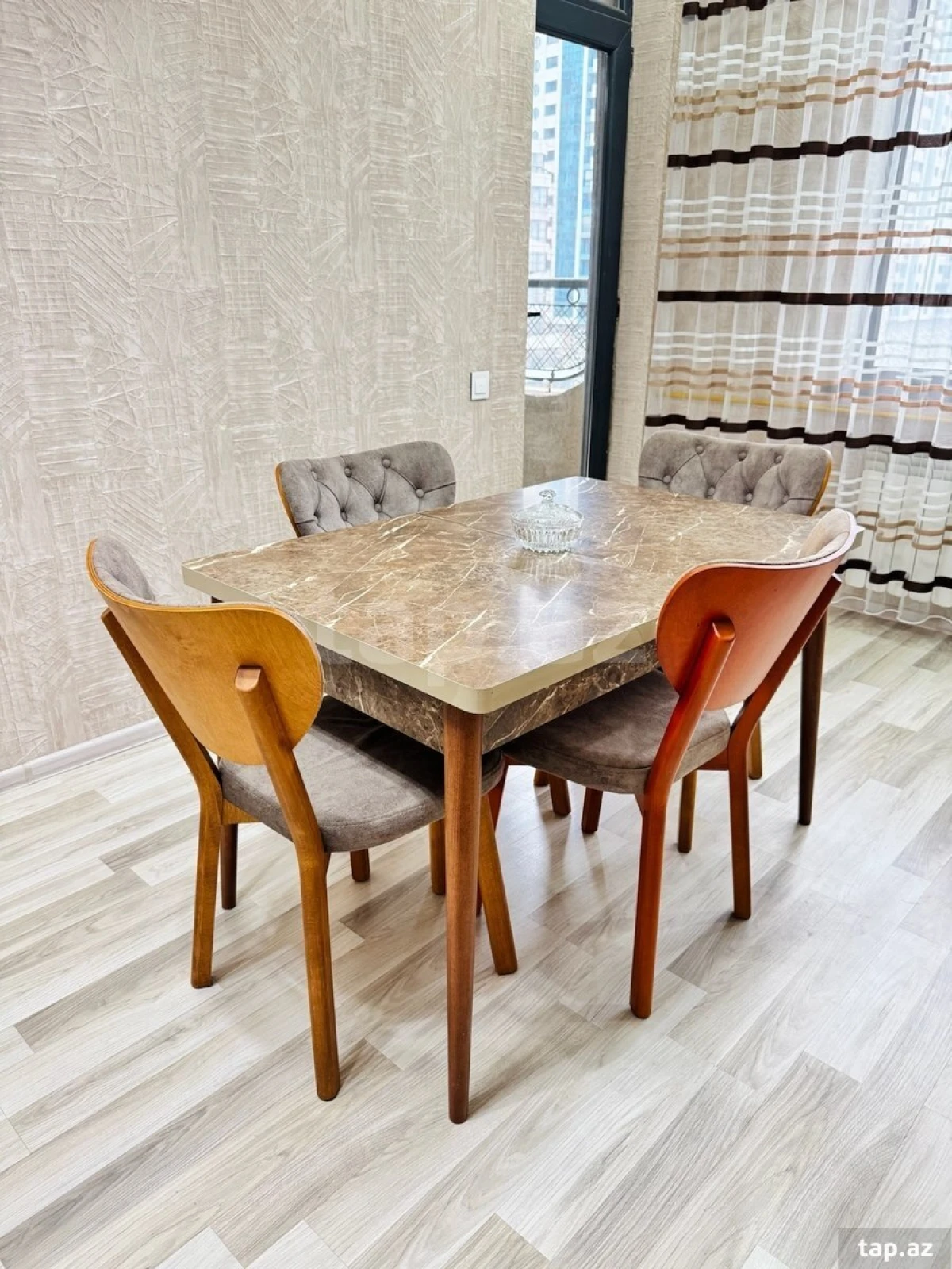 Kirayə verilir 3 otaqlı yeni tikili 120 m²