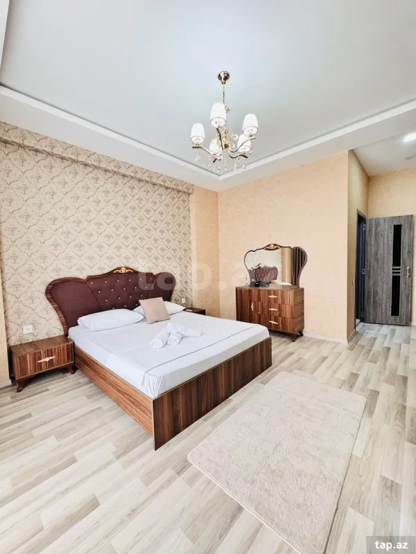 Kirayə verilir 3 otaqlı yeni tikili 120 m²