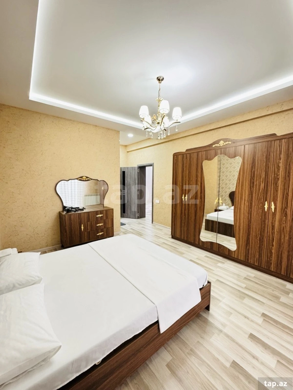 Kirayə verilir 3 otaqlı yeni tikili 120 m²