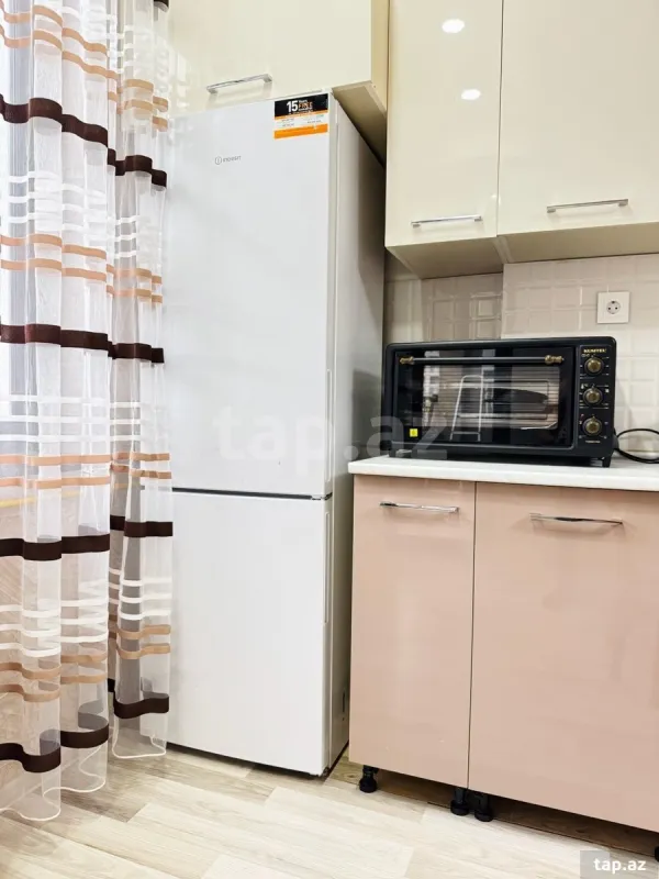 Kirayə verilir 3 otaqlı yeni tikili 120 m²