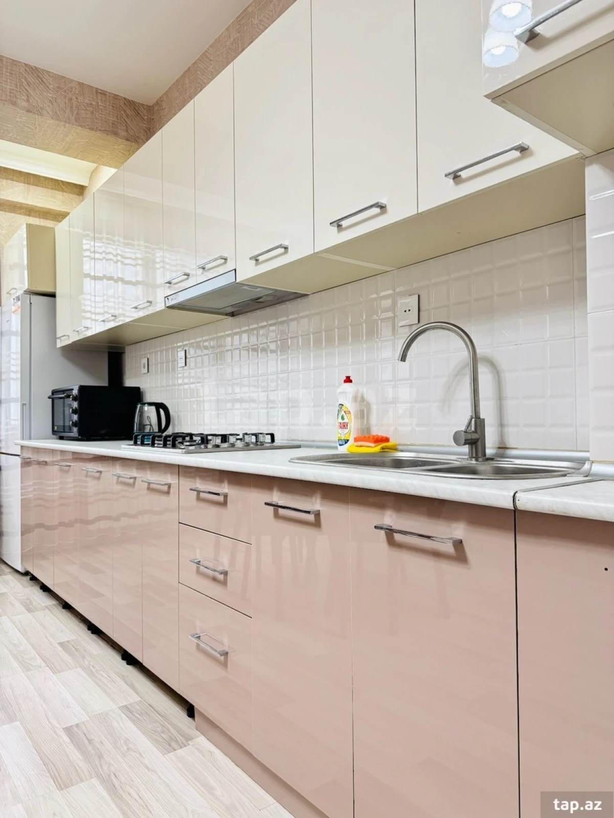 Kirayə verilir 3 otaqlı yeni tikili 120 m²