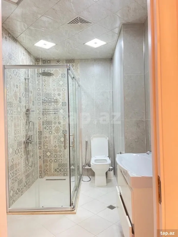 Kirayə verilir 3 otaqlı yeni tikili 110 m²