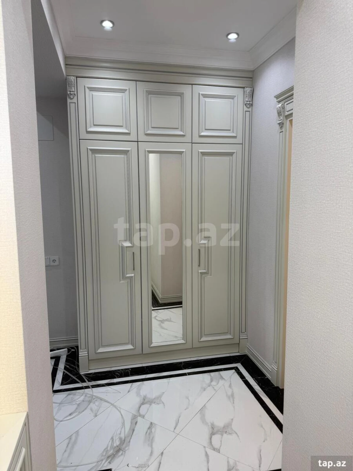 Satılır 3 otaqlı yeni tikili 100 m²