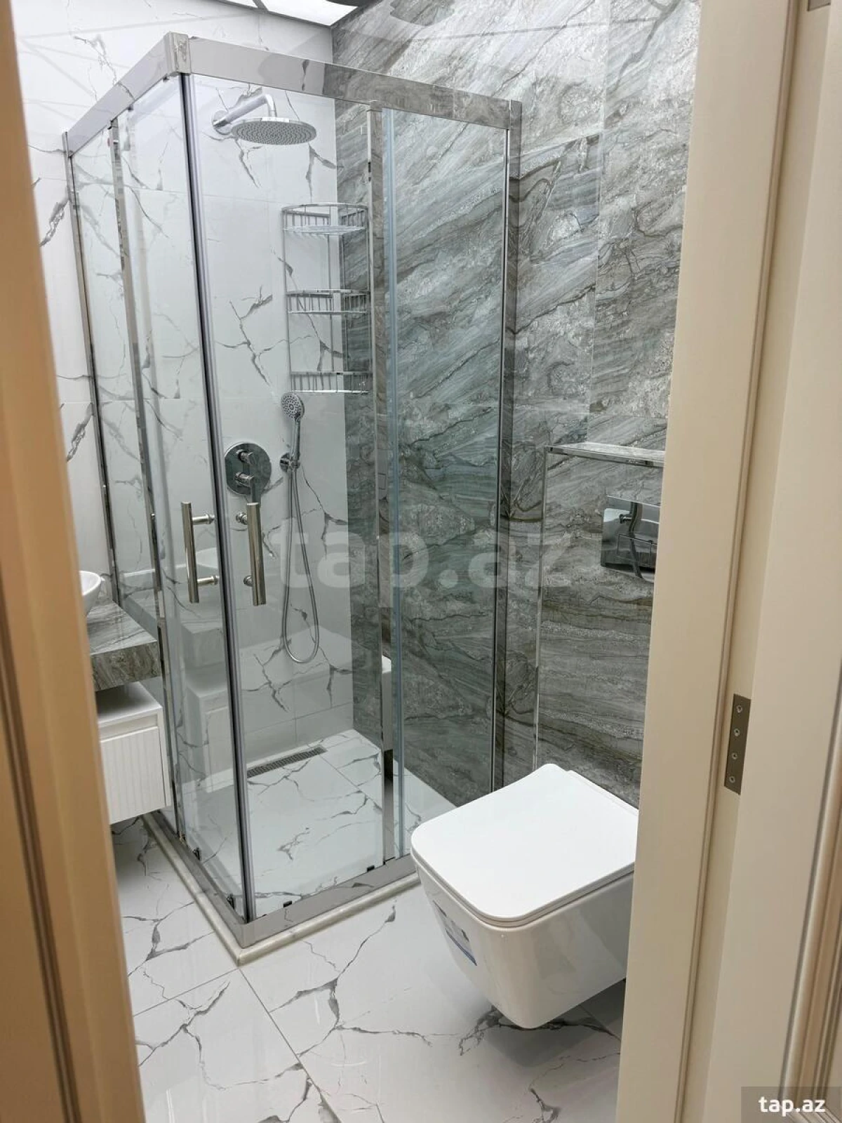 Satılır 3 otaqlı yeni tikili 100 m²