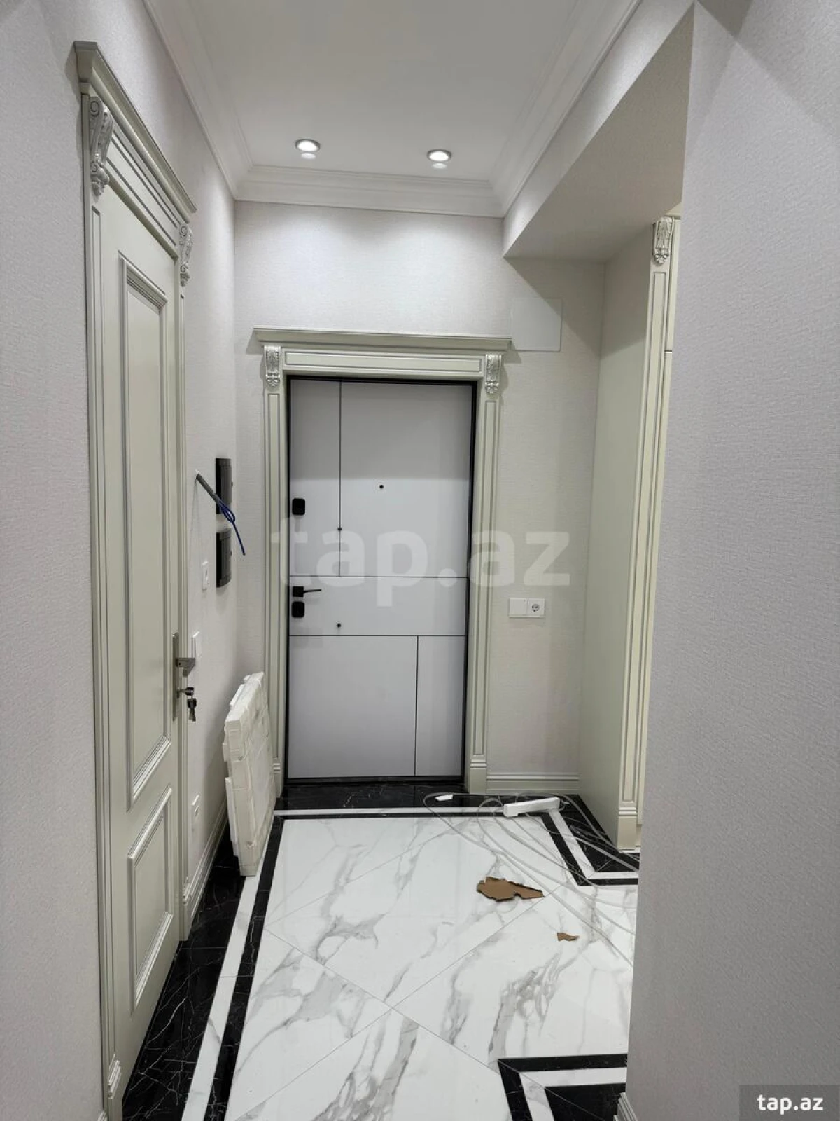 Satılır 3 otaqlı yeni tikili 100 m²