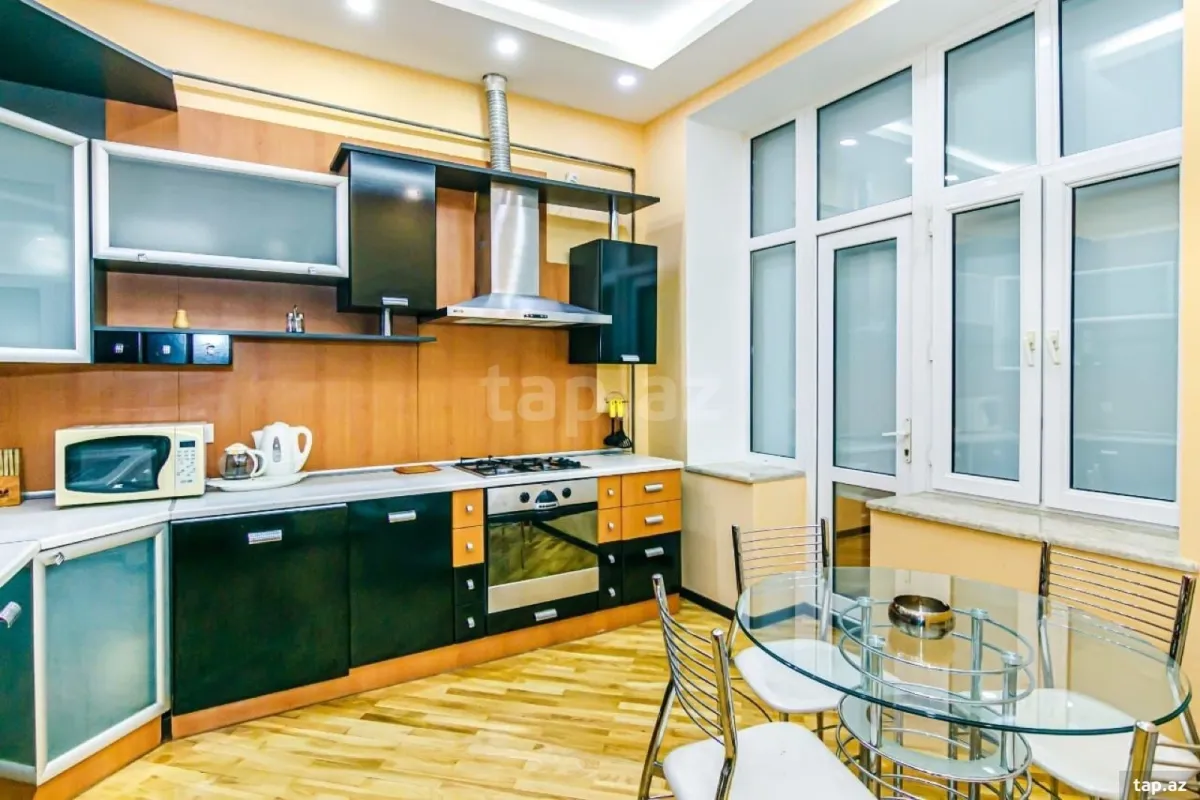 Kirayə verilir 3 otaqlı mənzil 110 m²