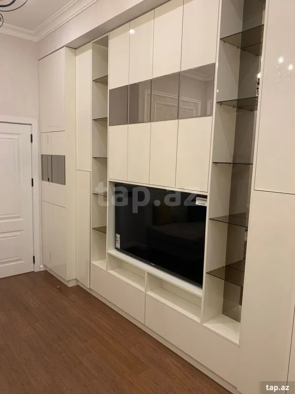 Kirayə verilir 2 otaqlı yeni tikili 65 m²