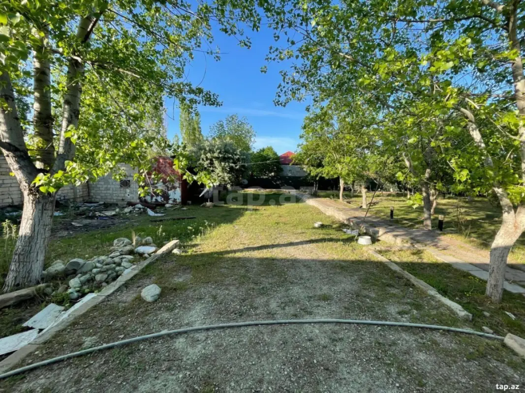 Satılır 2 otaqlı həyət evi 2000 m²