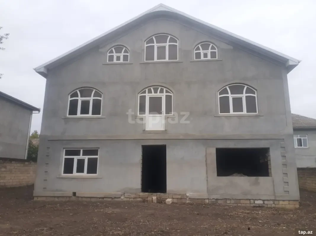 Satılır 5 otaqlı həyət evi 170 m²