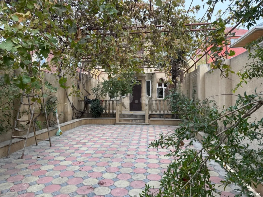 Satılır 4 otaqlı həyət evi