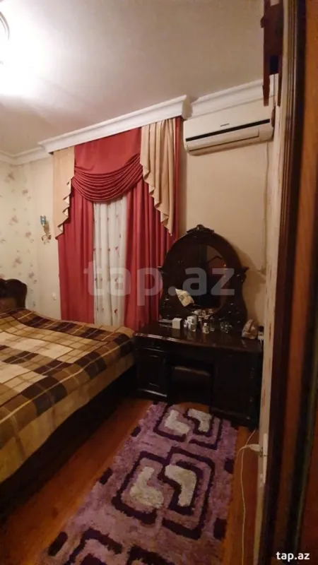 Satılır 4 otaqlı həyət evi