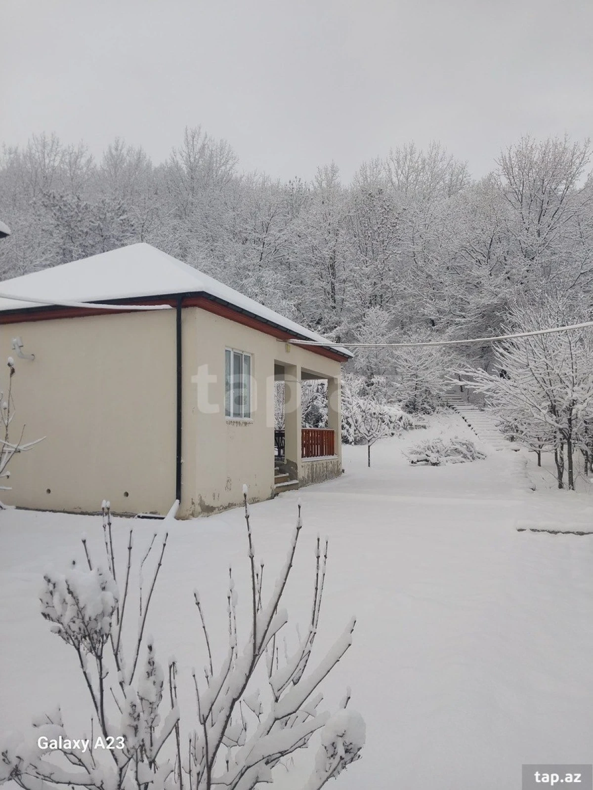 Kirayə verilir 3 otaqlı həyət evi