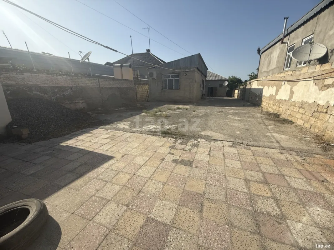 Satılır 6 otaqlı həyət evi