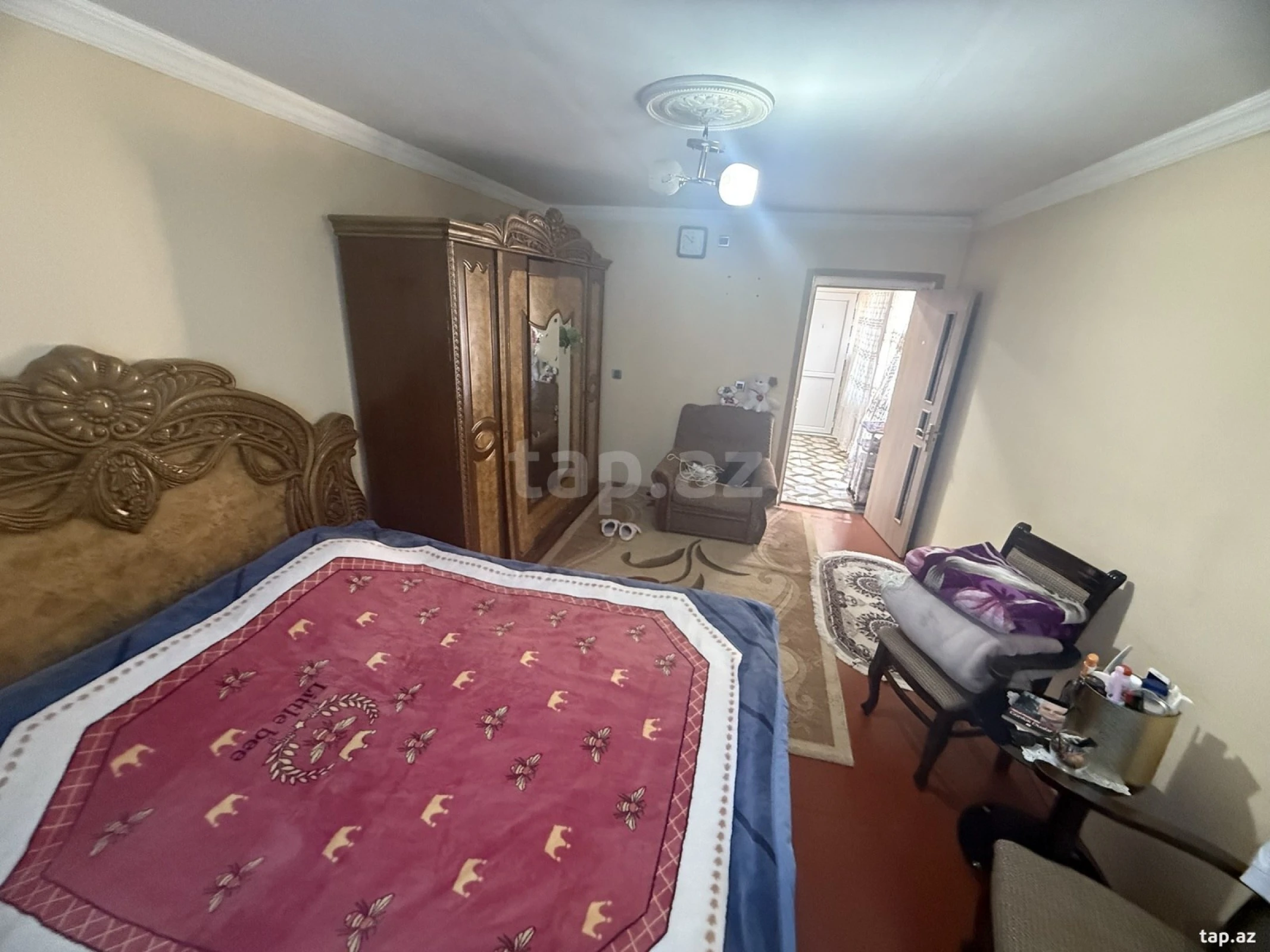 Satılır 6 otaqlı həyət evi