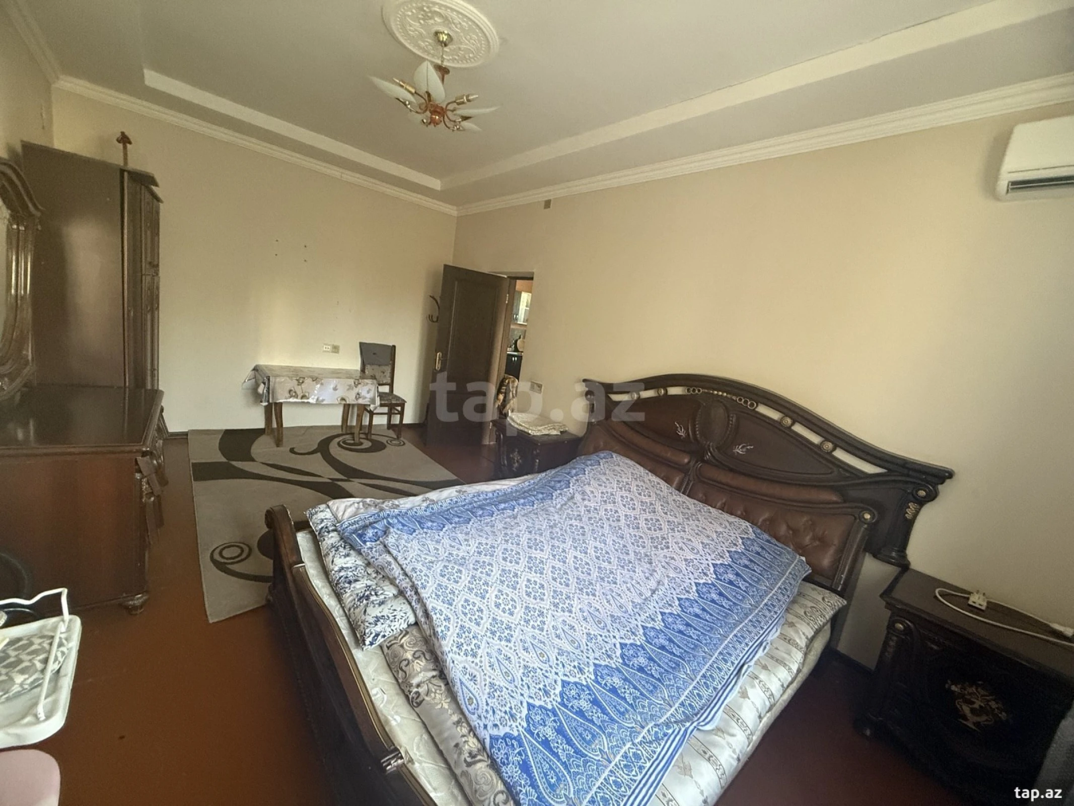 Satılır 6 otaqlı həyət evi