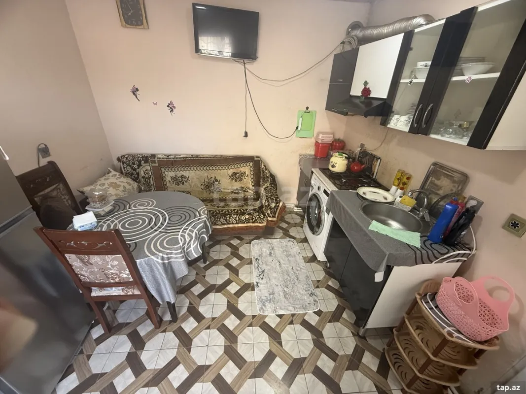 Satılır 6 otaqlı həyət evi