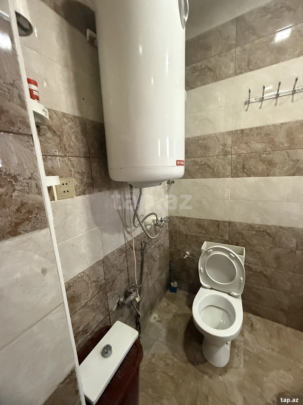 Satılır 6 otaqlı həyət evi