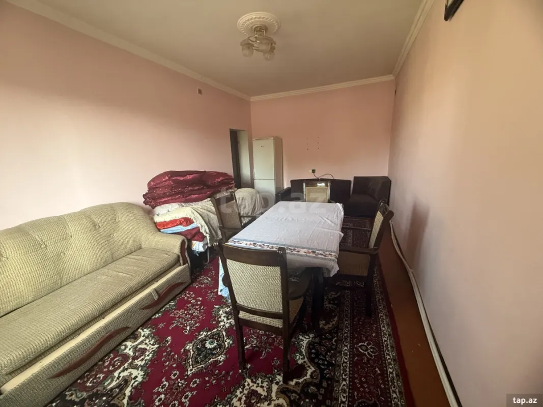 Satılır 6 otaqlı həyət evi