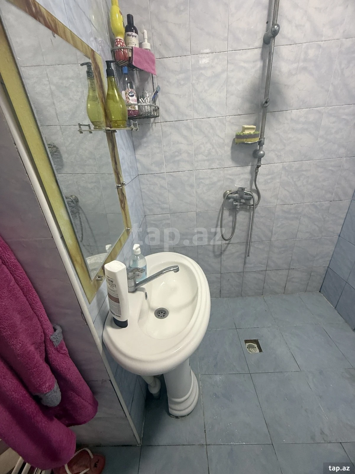 Satılır 6 otaqlı həyət evi