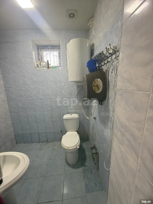 Satılır 6 otaqlı həyət evi