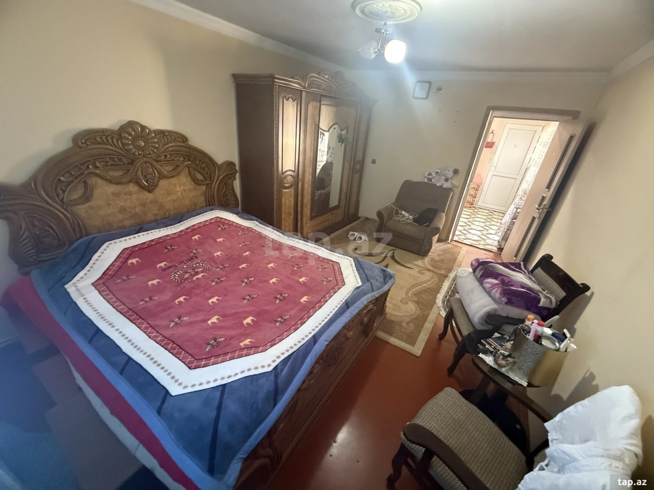 Satılır 6 otaqlı həyət evi