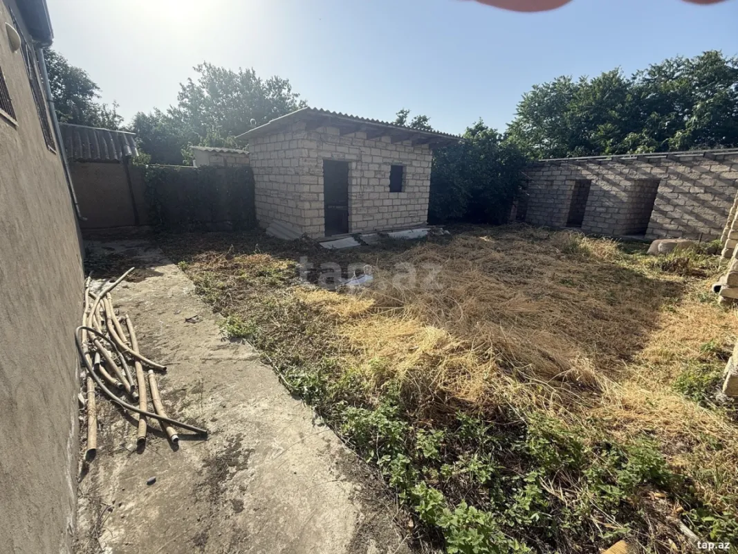 Satılır 6 otaqlı həyət evi