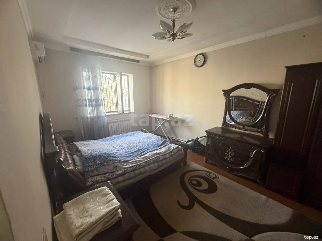 Satılır 6 otaqlı həyət evi