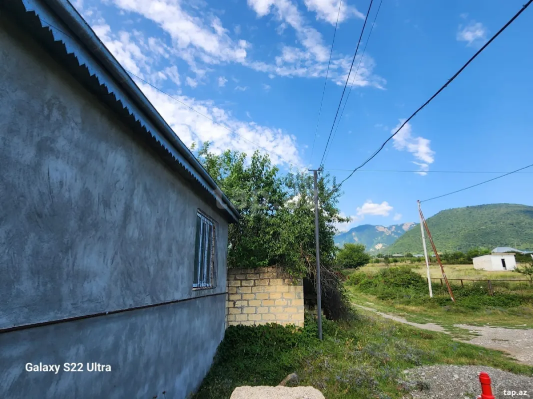 Satılır 4 otaqlı həyət evi