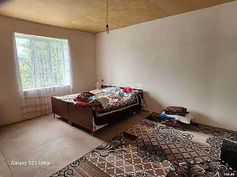 Satılır 4 otaqlı həyət evi